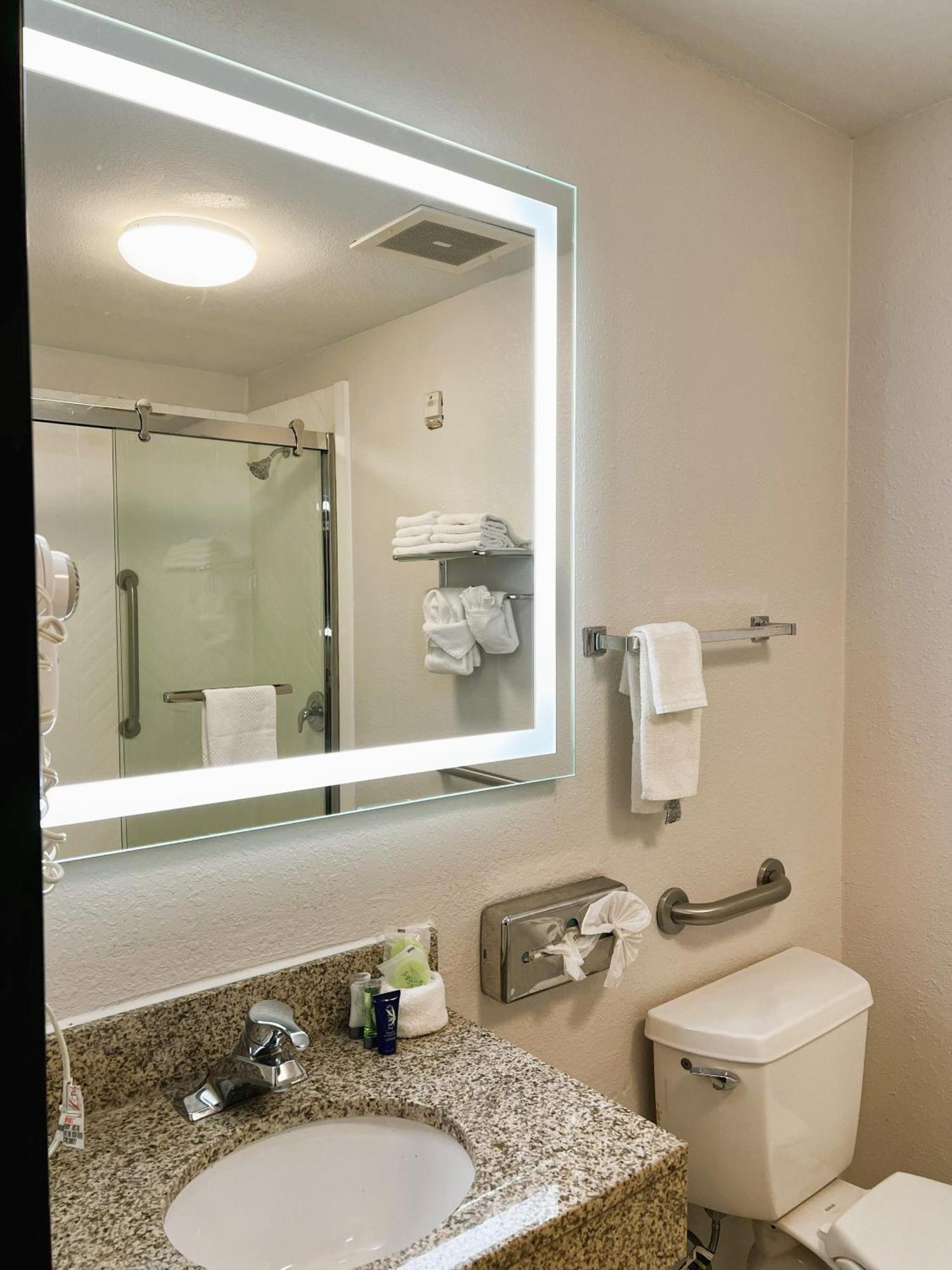Comfort Inn & Suites Sheboygan I-43 Dış mekan fotoğraf